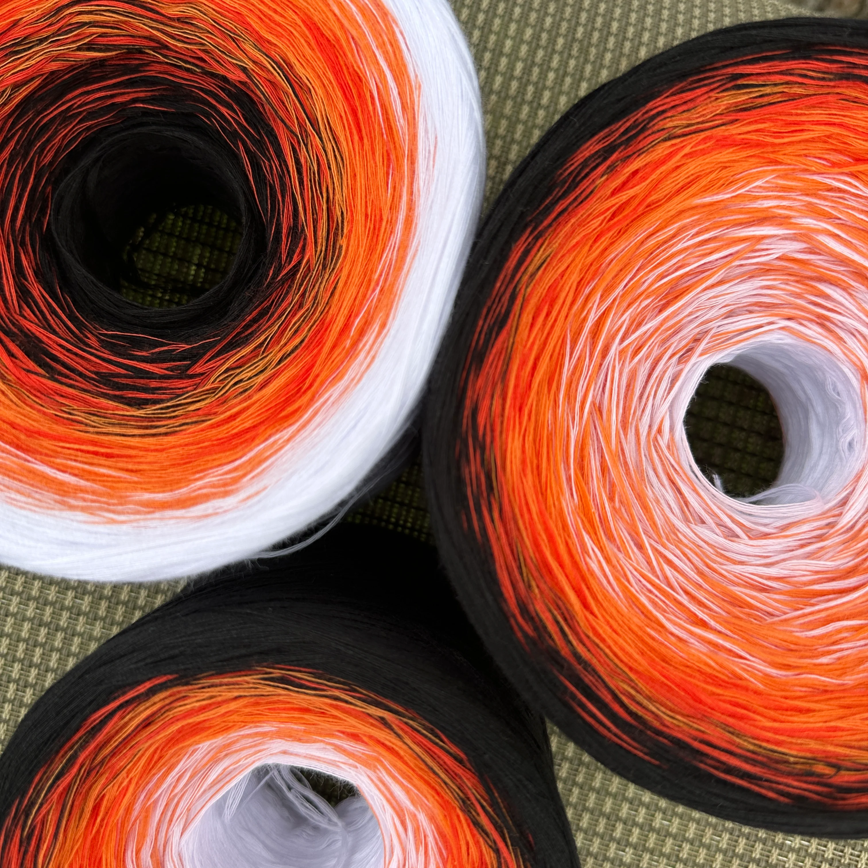 December - Narcissus, Gradient Cotton Natural Fiber Yarn - Image 15
